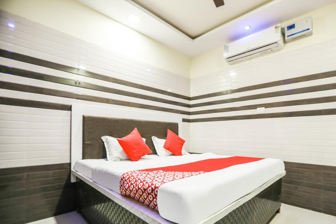 Oyo 71693 Starlight Hotel Gangānagar Exteriér fotografie